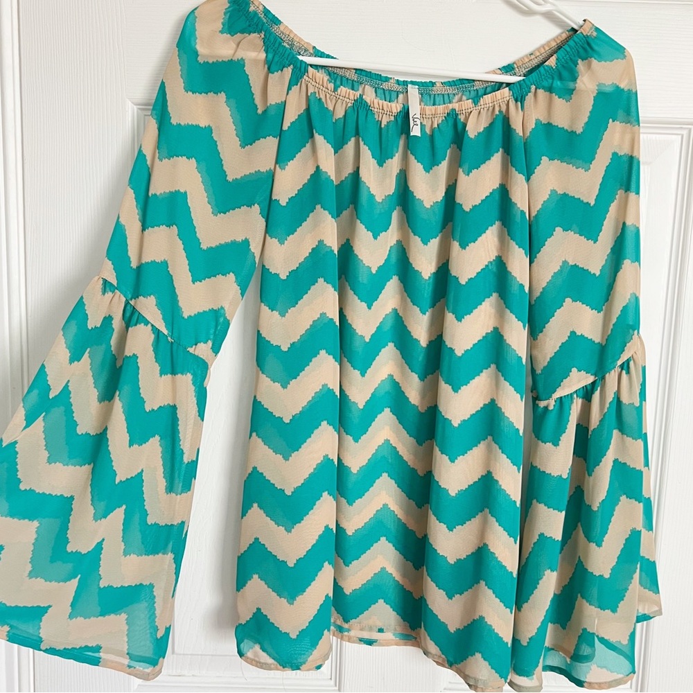 Boutique | Voll | Chevron Bell Sleeve Chiffon Blouse